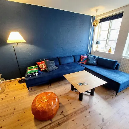 Cozy Townhouse In C *