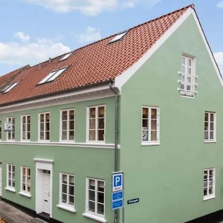 Cozy Townhouse In C Leilighet