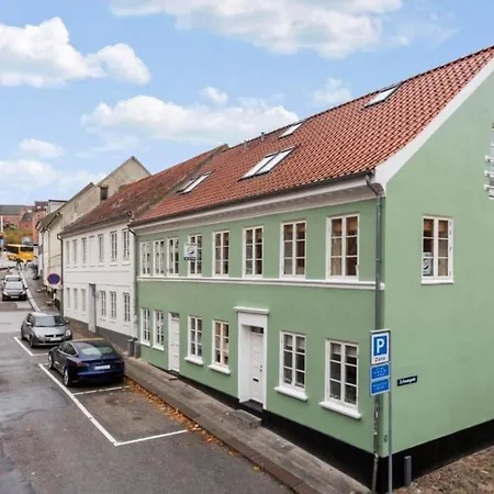Appartement Cozy Townhouse In C *