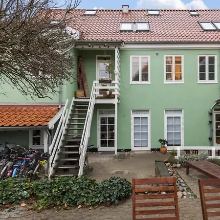 Cozy Townhouse In C * Randers